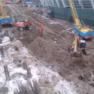 Dismantling of the retaining wall of the Old Respublikansky stadium